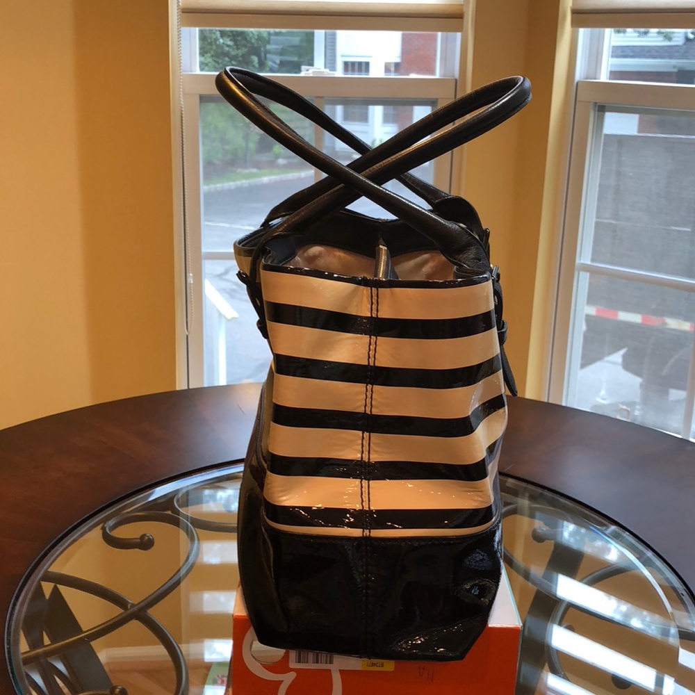 Handbag - Picture 3 of 8